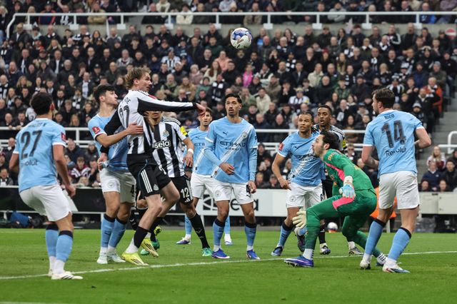 Nick Woltemade of Newcastle United heads on goal during the Emirates FA Cup 5th Round  match Newcastle Untied vs Manchester City at St. James's Park, Newcastle, United Kingdom on 07 March 2026

(Photo by Mark Cosgrove/News Images)