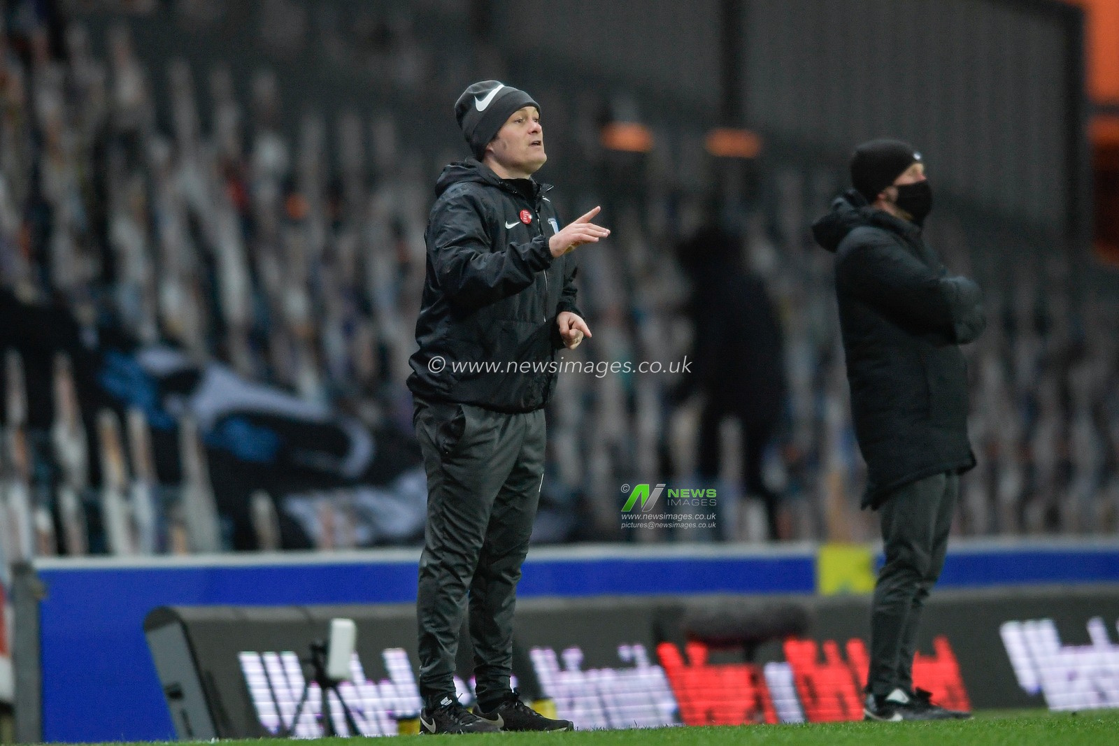 Alex Neil manager of Preston North End gives instructions during the game