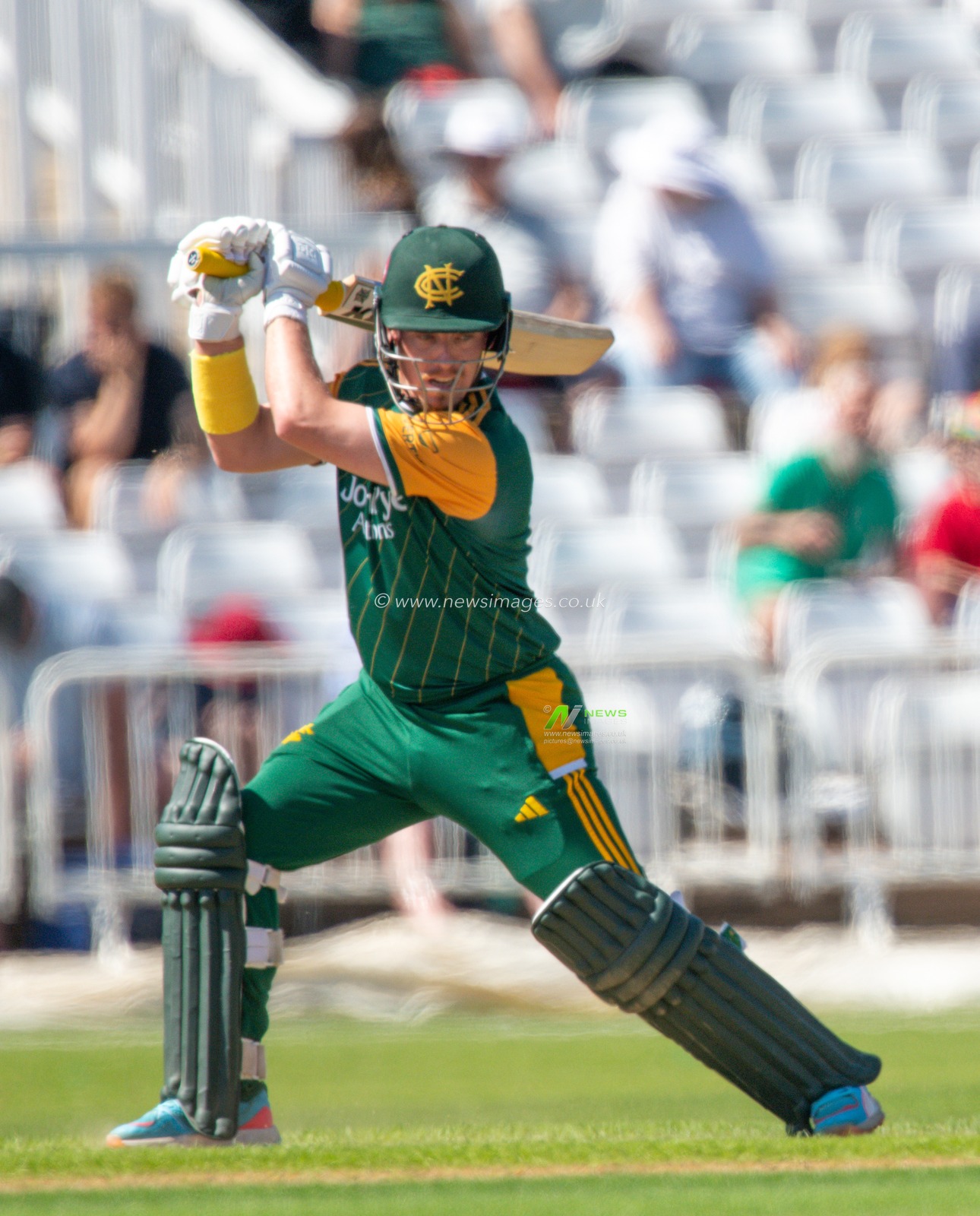 Tom MOORES of Nottingham Outlaws batting during the Royal London One-day Cup match Nottinghamshire vs Essex at Trent Bridge, Nottingham, United Kingdom, 11th August 2024

(Photo by Mark Dunn/News Images)