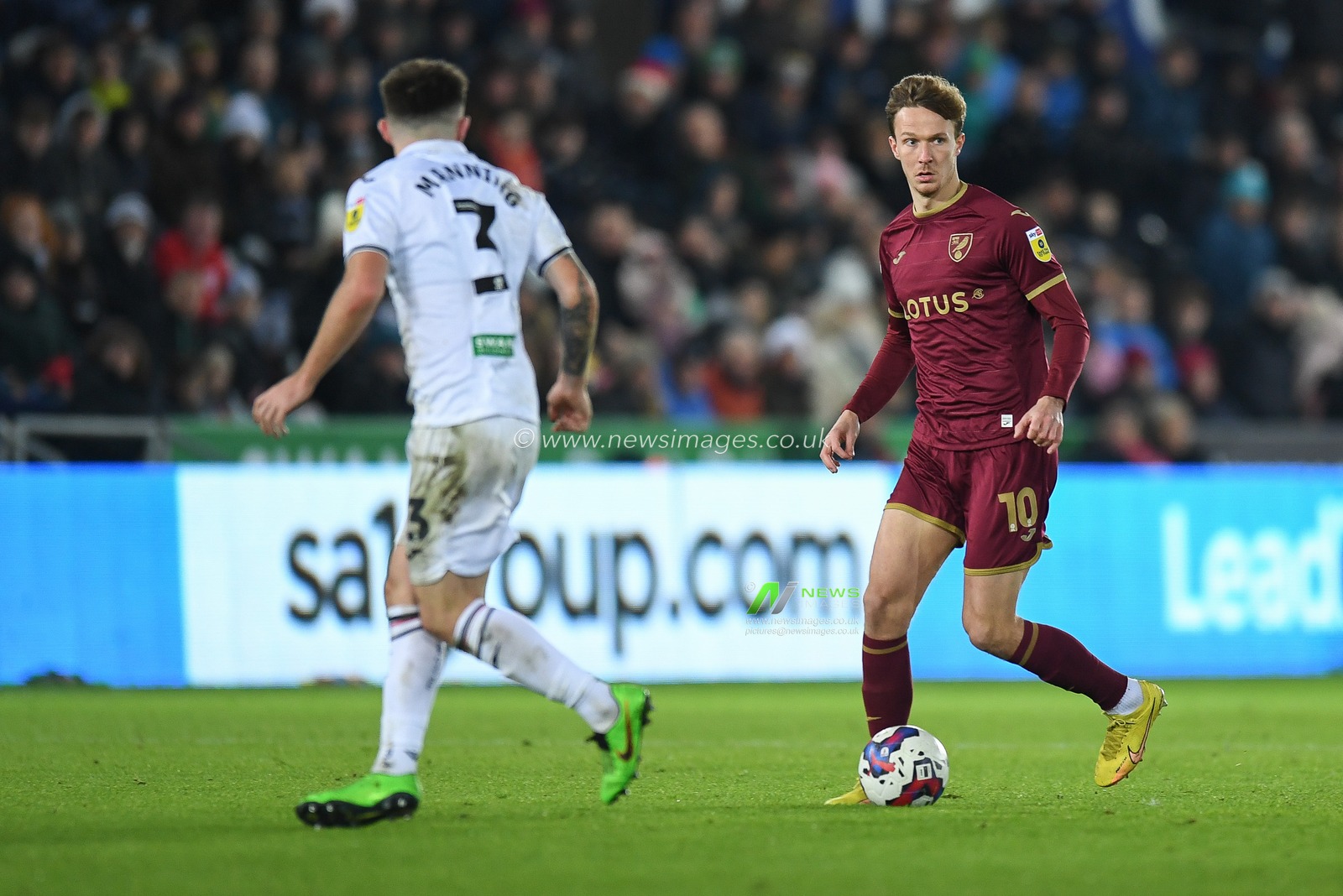 Kieran Dowell #10 of Norwich City during the Sky Bet Championship match Swansea City vs Norwich City at Swansea.com Stadium, Swansea, United Kingdom, 10th December 2022

(Photo by Mike Jones/News Images)