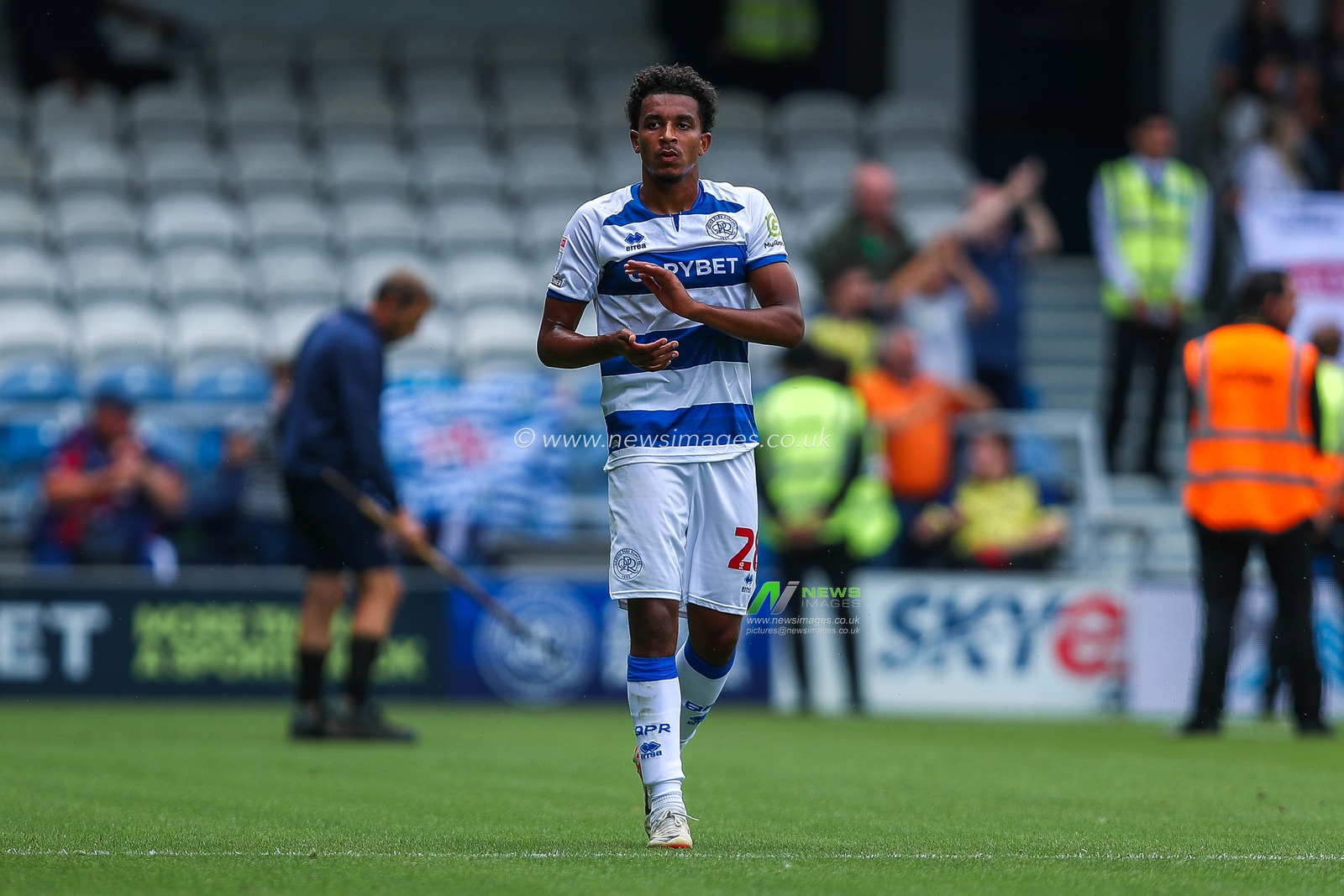 Alfie Lloyd of Queens Park Rangers acknowledges the fans after the teams defeat following tduring the Sky Bet Championship match Queens Park Rangers vs West Bromwich Albion at Kiyan Prince Foundation Stadium, London, United Kingdom, 10th August 2024

(Photo by Izzy Poles/News Images)