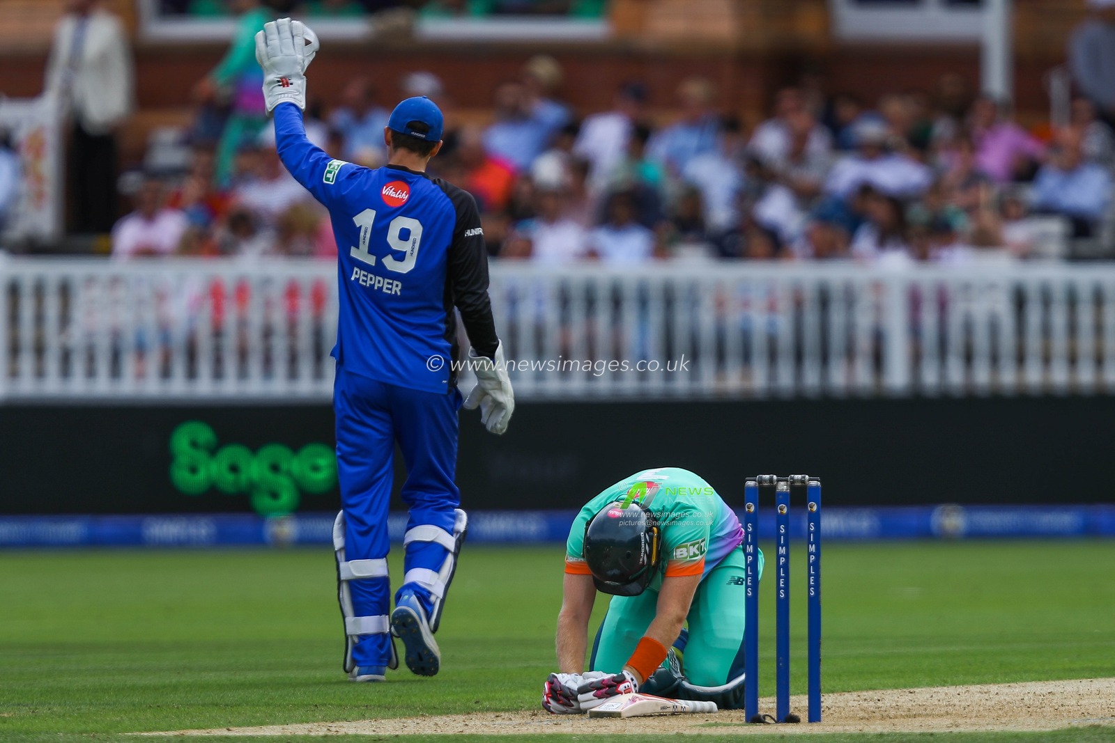 Sam Billings of Oval Invincibles goes down with injury during the The Hundred match London Spirit Men vs Oval Invincibles at Lords, London, United Kingdom, 4th August 2024

(Photo by Izzy Poles/News Images)