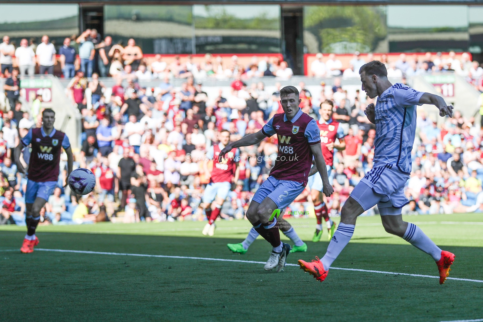 Chris Wood of Nottingham Forest scores a goal to make it 0-1 during the Premier League match Burnley vs Nottingham Forest at Turf Moor, Burnley, United Kingdom, 19th May 2024

(Photo by Gareth Evans/News Images)