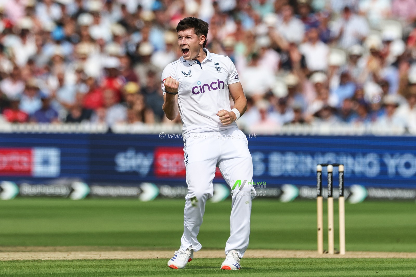 Matthew Potts of England celebrates the dismissal of Angelo Mathews of Sri Lanka during the England v Sri Lanka 2nd Rothesay Test Match Day 2 at Lords, London, United Kingdom, 30th August 2024

(Photo by Mark Cosgrove/News Images)