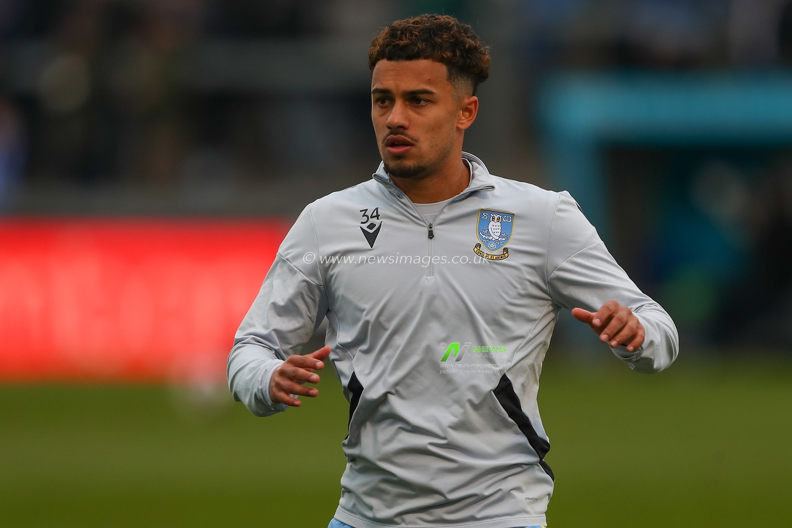 Sam Durrant #34 of Sheffield Wednesday during the pre-game warm up ahead of the Sky Bet League 1 match Bristol Rovers vs Sheffield Wednesday at Memorial Stadium, Bristol, United Kingdom, 18th April 2023

(Photo by Gareth Evans/News Images)