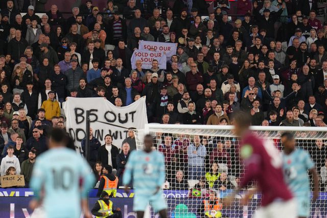 West Ham supporters hold protest banners during the Premier League match West Ham United vs Burnley at London Stadium, London, United Kingdom, 8th November 2025

(Photo by Harvey Murphy/News Images)

*** GER AUT SUI OUT ***