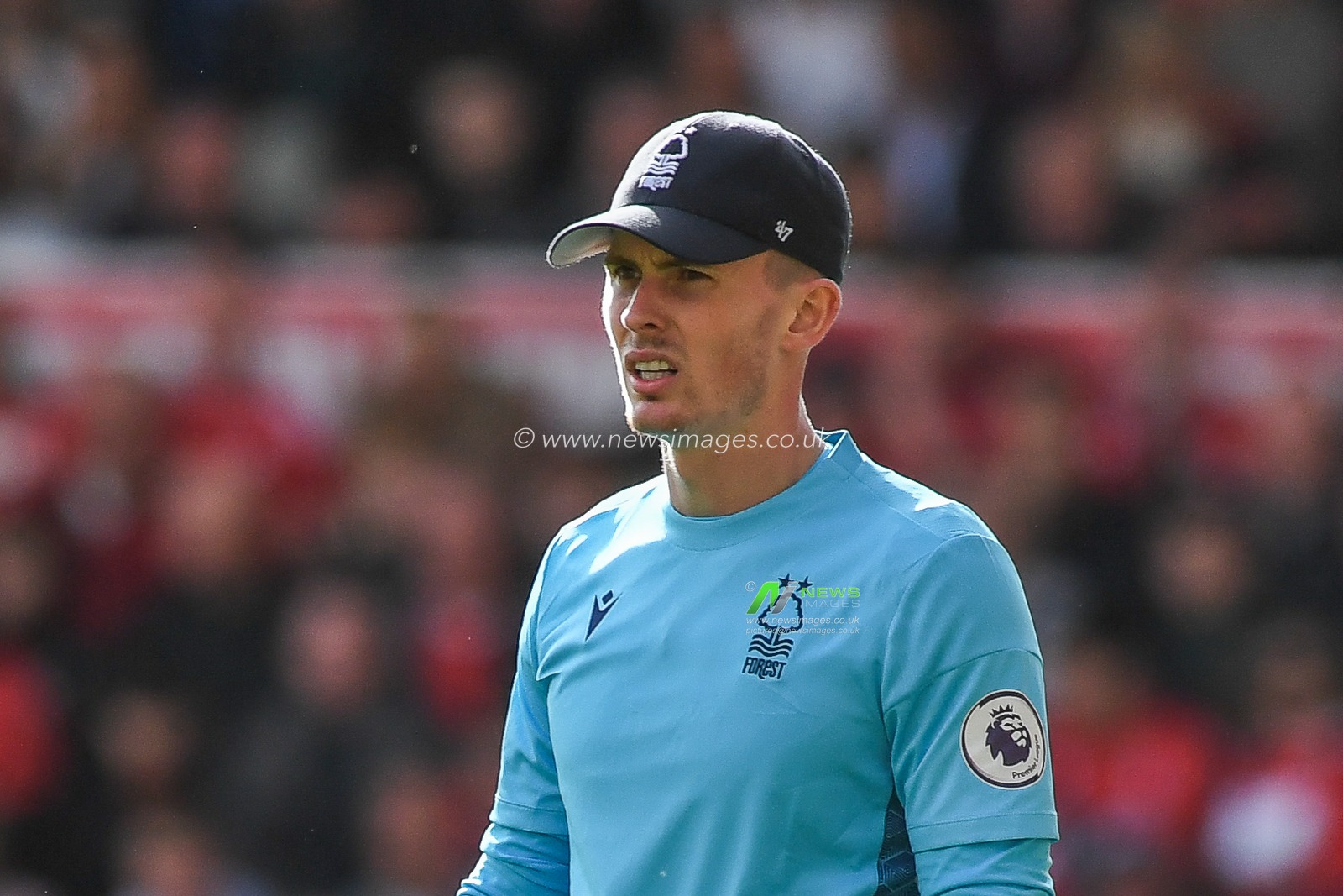 Dean Henderson #1 of Nottingham Forest during the Premier League match Nottingham Forest vs Liverpool at City Ground, Nottingham, United Kingdom, 22nd October 2022

(Photo by Mike Jones/News Images)