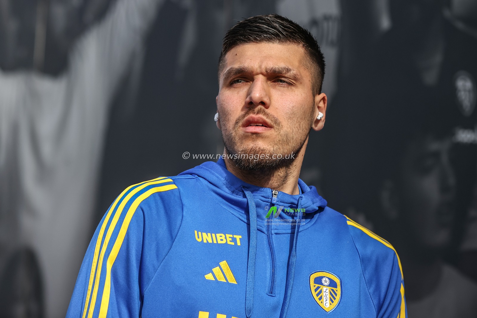 JoÃ«l Piroe of Leeds United arrives during the Sky Bet Championship match Leeds United vs West Bromwich Albion at Elland Road, Leeds, United Kingdom, 1st March 2025

(Photo by Alfie Cosgrove/News Images)