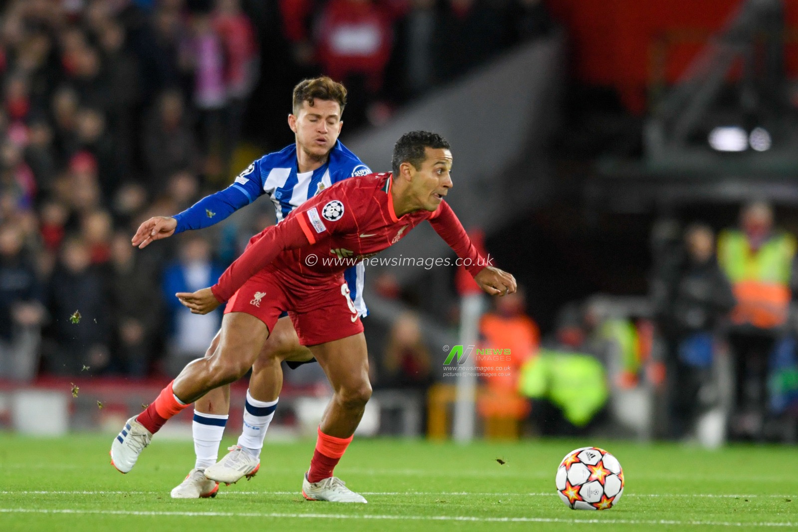 Thiago Alcantara #6 of Liverpool starts an attacking move