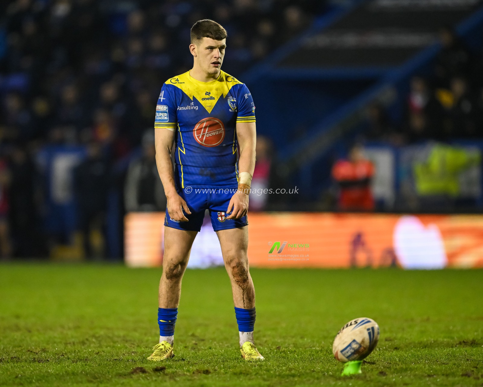 Josh Thewlis of Warrington Wolves prepares to kick at goal during the Betfred Super League Round 2 match Warrington Wolves vs Hull FC at Halliwell Jones Stadium, Warrington, United Kingdom, 23rd February 2024

(Photo by Craig Thomas/News Images)