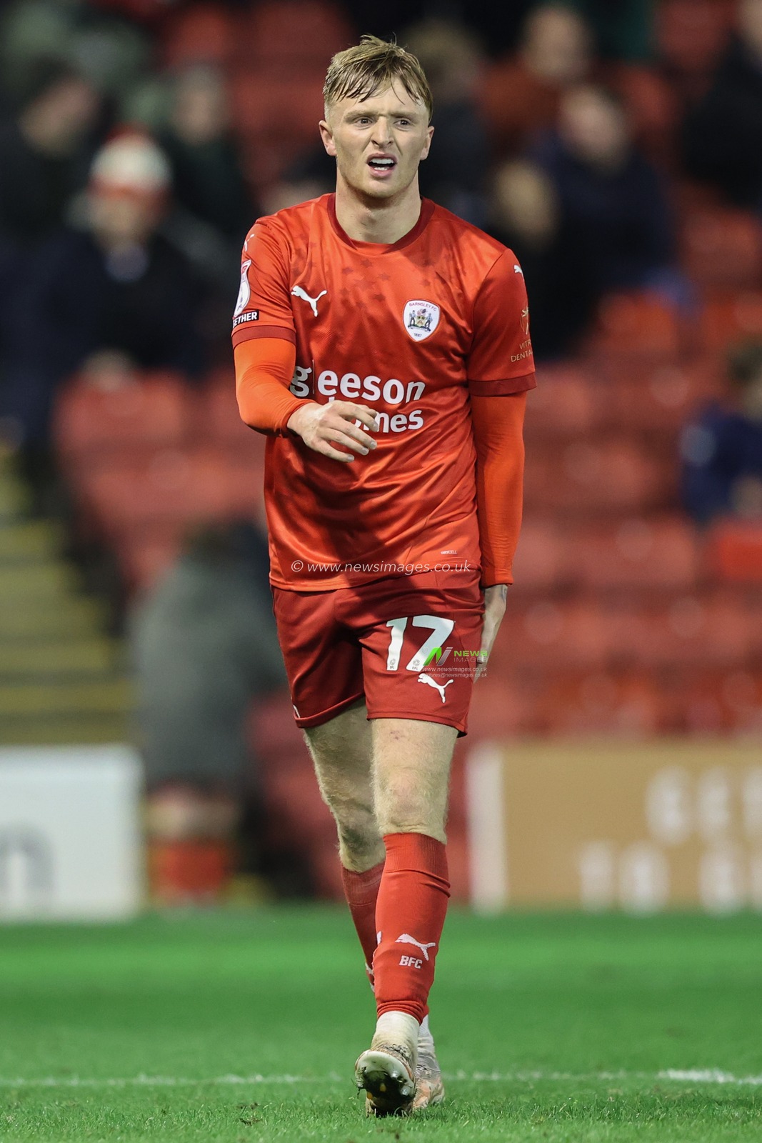 Georgie Gent of Barnsley during the Sky Bet League 1 match Barnsley vs Rotherham United at Oakwell, Barnsley, United Kingdom, 8th November 2024

(Photo by Alfie Cosgrove/News Images)