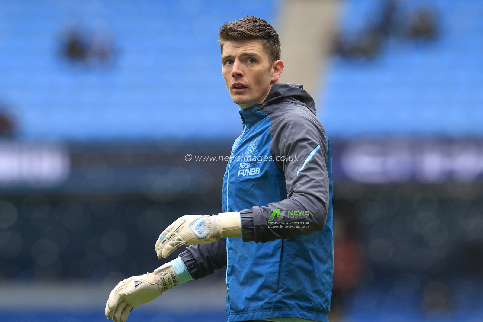 Nick Pope #22 of Newcastle United during the warm up ahead of the Premier League match Manchester City vs Newcastle United at Etihad Stadium, Manchester, United Kingdom, 4th March 2023

(Photo by Conor Molloy/News Images)