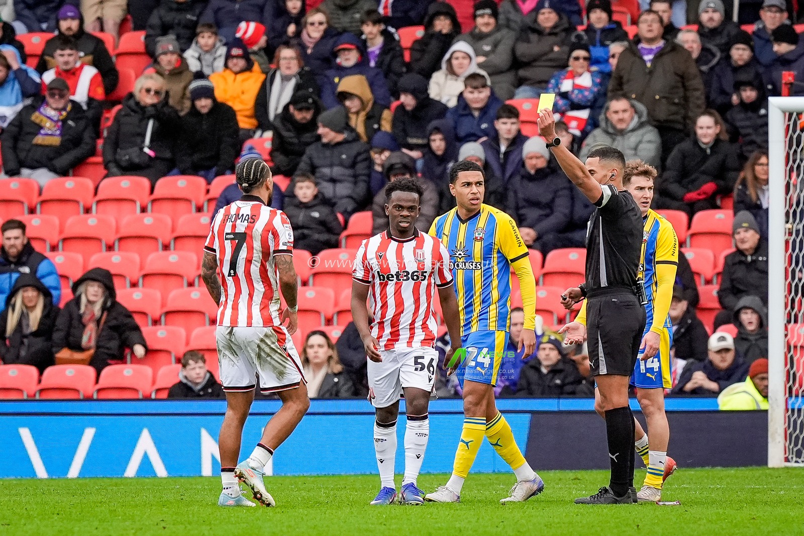 Referee Farai Hallam gives a yellow card to Favour Fawunmi of Stoke City during the Sky Bet Championship match Stoke City vs Southampton at Bet365 Stadium, Stoke-on-Trent, United Kingdom, 31st January 2026

(Photo by Maynard Manyowa/News Images)