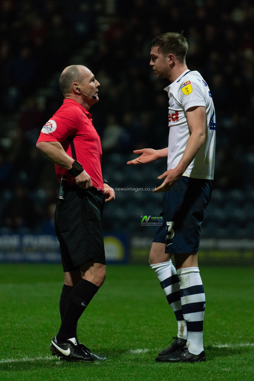 Preston North End's Josh Earl is spoken to by  referee Scott Duncan


26th December 2018, Deepdale, Preston, England; Sky Bet Championship, Preston North End vs Hull City ; 


Credit: Terry Donnelly/News Images

English Football League images are subject to DataCo Licence