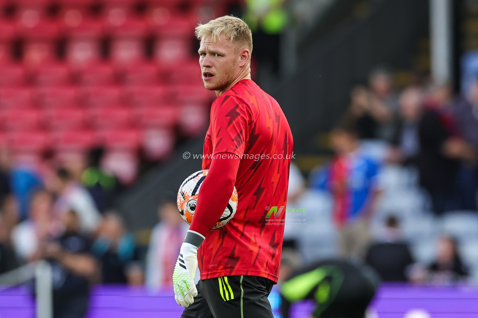 Aaron Ramsdale #1 of Arsenal during the pre-game warmup ahead of the Premier League match Crystal Palace vs Arsenal at Selhurst Park, London, United Kingdom, 21st August 2023

(Photo by Mark Cosgrove/News Images)
