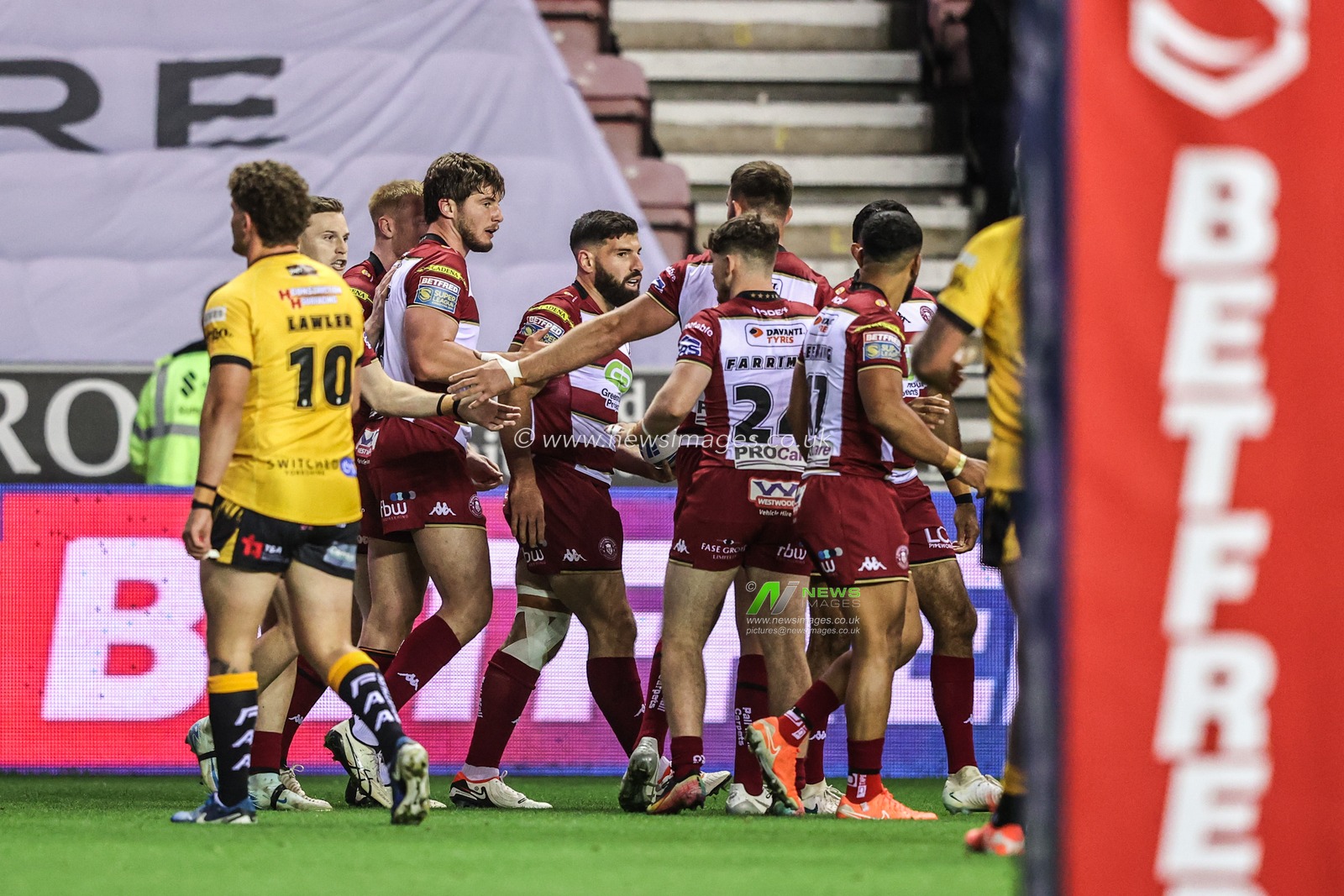 Abbas Miski of Wigan Warriors celebrates his try during the Betfred Super League Round 26 match Wigan Warriors vs Castleford Tigers at The Brick Community Stadium, Wigan, United Kingdom, 12th September 2025

(Photo by Alfie Cosgrove/News Images)