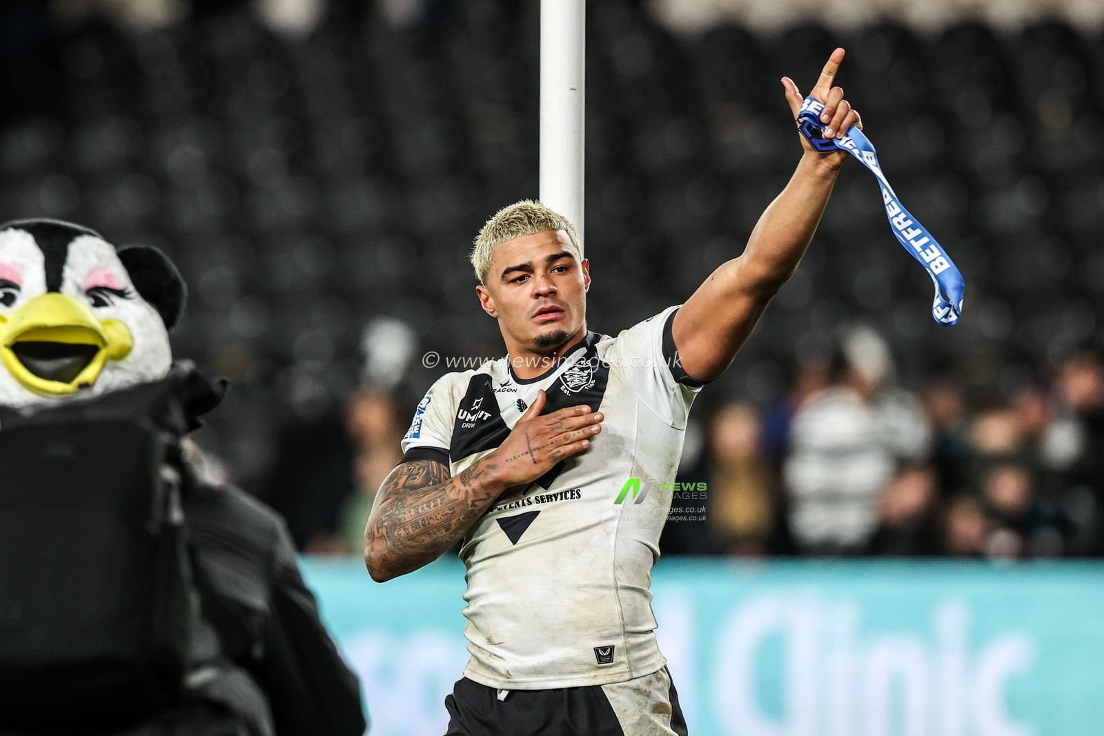 Will Pryce of Hull FC celebrates the win with the fans during the Betfred Super League round 1 match Hull FC vs Bradford Bulls at MKM Stadium, Hull, United Kingdom on 14 February 2026

(Photo by Alfie Cosgrove/News Images)