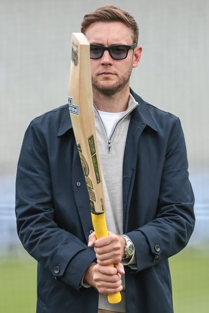 Broadcaster Stuart Broad with the GM cricket bat of Duckett  during the 4th Rothesay Test Match match Day 2 England vs India at Old Trafford Cricket Ground, Manchester, United Kingdom, 24th July 2025

(Photo by Mark Cosgrove/News Images)