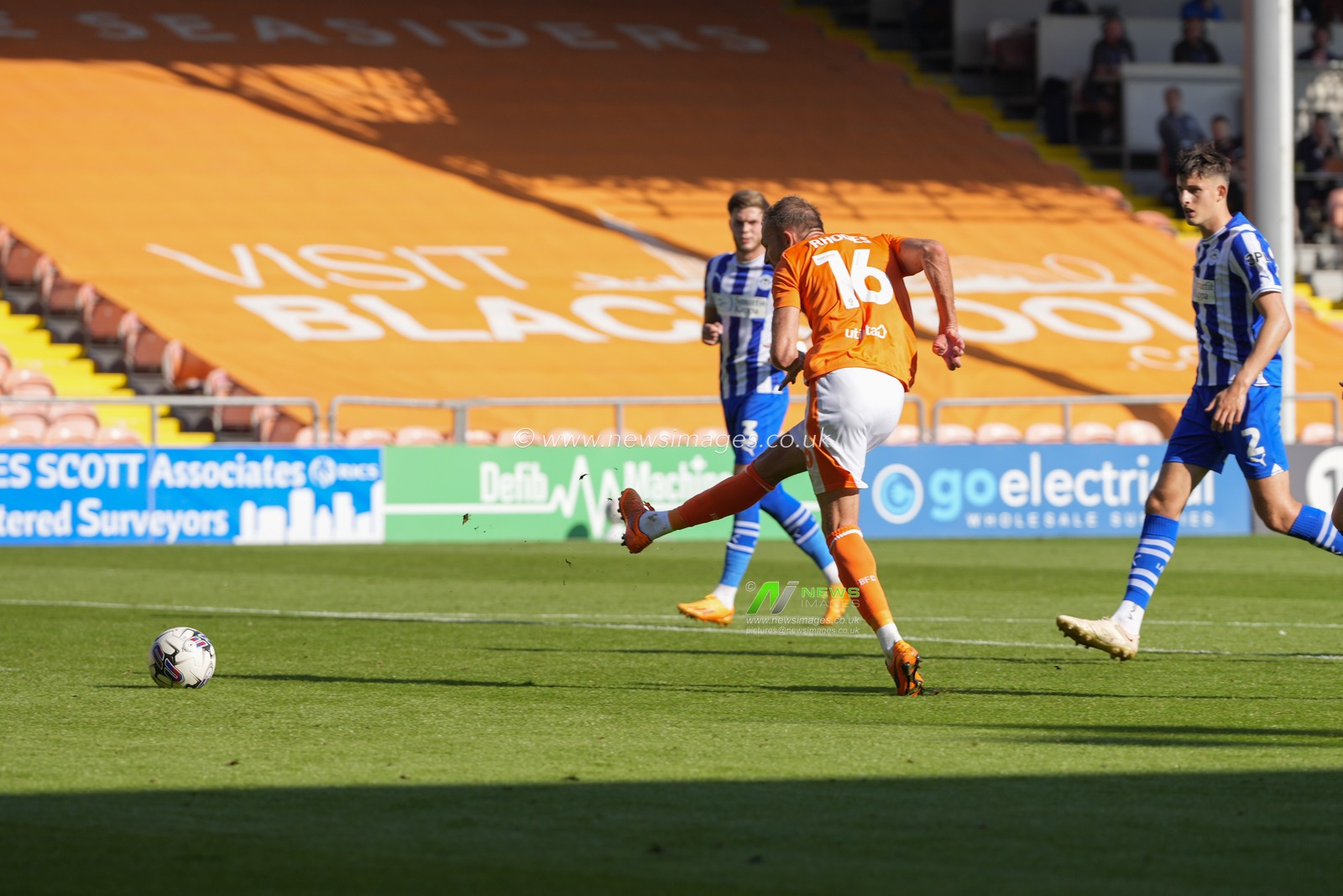 Jordan Rhodes #16 of Blackpool shoots at the Wigan goal during the Sky Bet League 1 match Blackpool vs Wigan Athletic at Bloomfield Road, Blackpool, United Kingdom, 2nd September 2023

(Photo by Steve Flynn/News Images)
