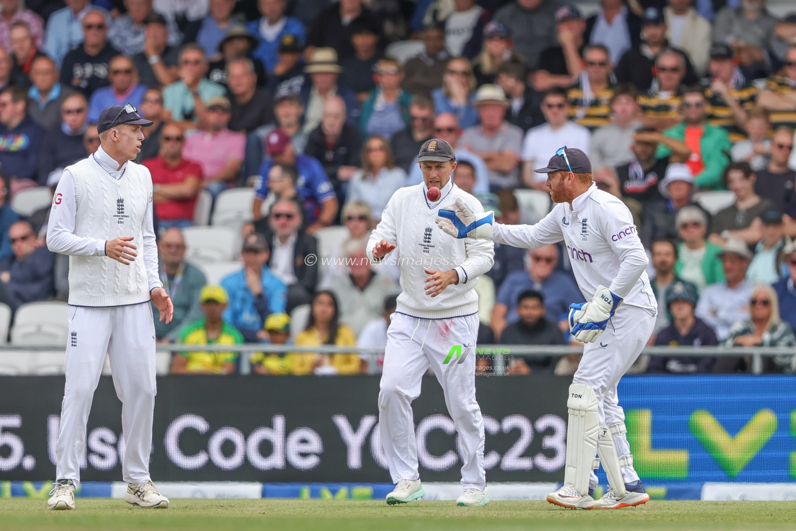 Jonny Bairstow of England passes the ball to Josh Tongue of England  during the LV= Insurance Ashes Third Test Series Day 1 England v Australia at Headingley Stadium, Leeds, United Kingdom, 6th July 2023

(Photo by Mark Cosgrove/News Images)