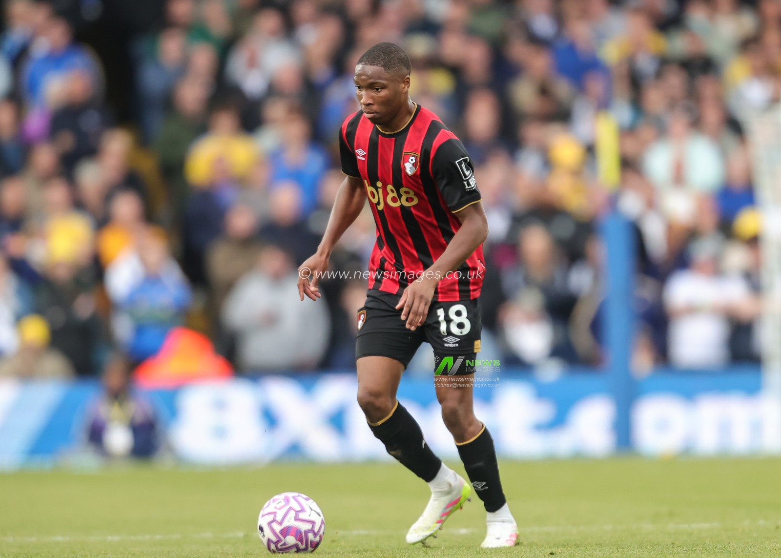 Bafode Diakite of Bournemouth in action during the Premier League match Leeds United vs Bournemouth at Elland Road, Leeds, United Kingdom, 27th September 2025

(Photo by Richard Bierton/News Images)