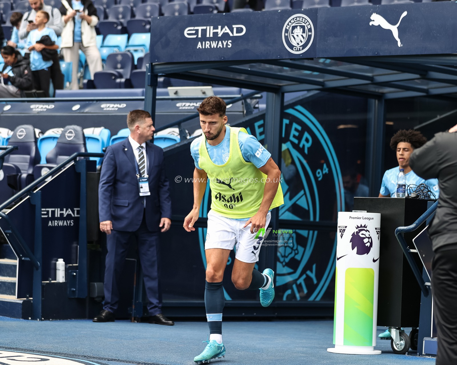 RÃºben Dias of Manchester City in the pregame warmup session during the Premier League match Manchester City vs Ipswich Town at Etihad Stadium, Manchester, United Kingdom, 24th August 2024

(Photo by Mark Cosgrove/News Images)