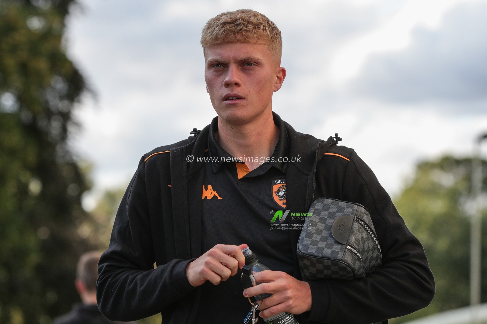 Andy Smith #26 of Hull City arrives at The MKM Stadium ahead of the Carabao Cup match Hull City vs Doncaster Rovers at MKM Stadium, Hull, United Kingdom, 8th August 2023

(Photo by James Heaton/News Images)