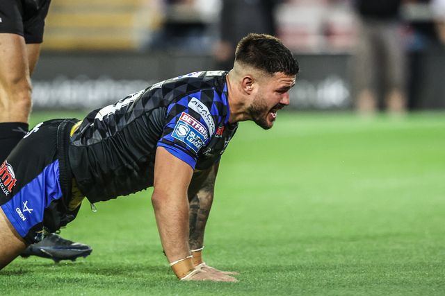 James Bentley of Leeds Rhinos goes over for a try during the Betfred Super League round 21 match Leigh Leopards vs Leeds Rhinos at Leigh Sports Village, Leigh, United Kingdom, 7th August 2025

(Photo by Alfie Cosgrove/News Images)