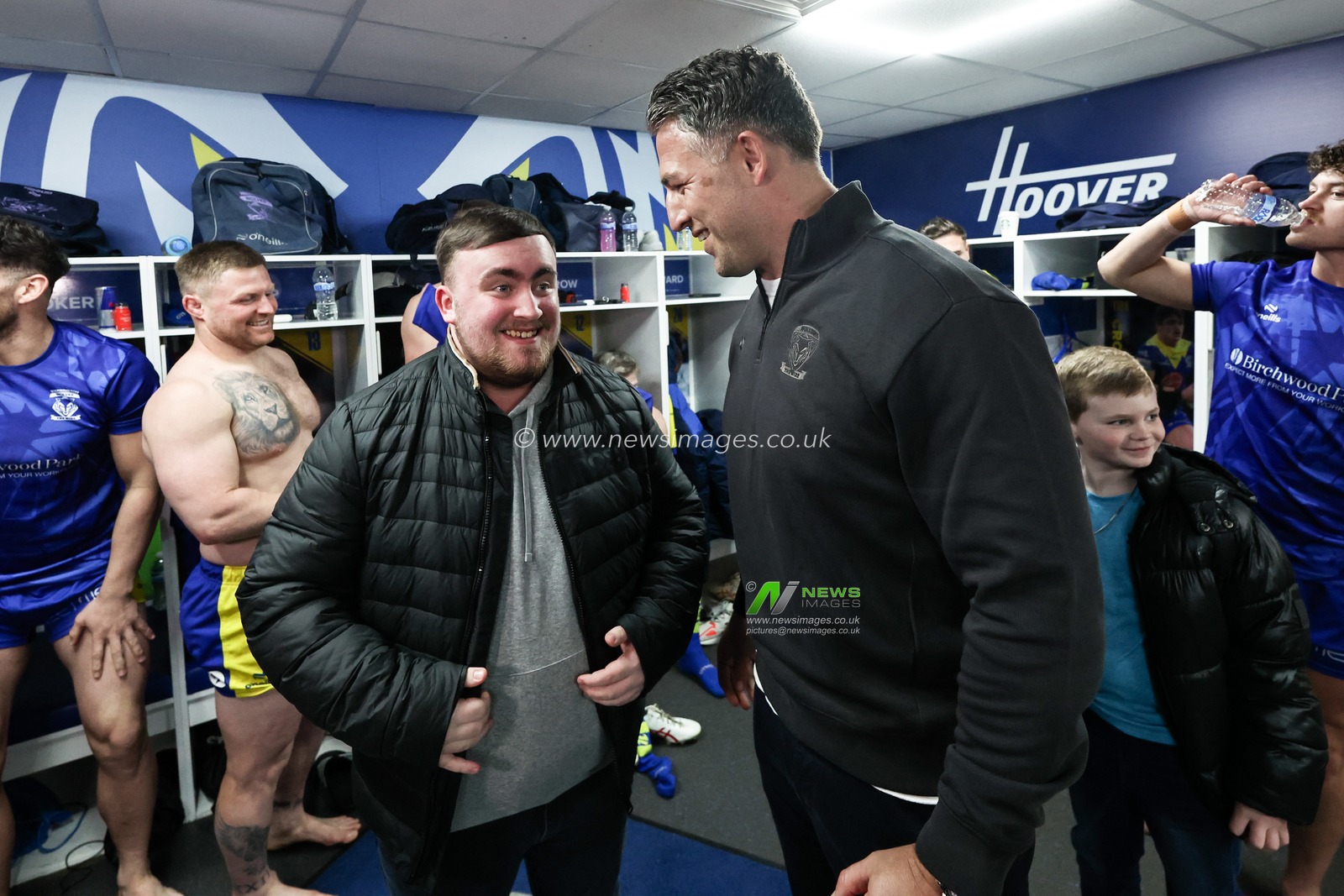 Luke Littler meets Sam Burgess Head Coach of Warrington Wolves during the Betfred Super League Round 2 match Warrington Wolves vs Catalans Dragons at Luke Littler Stadium, Warrington, United Kingdom, 21st February 2025

(Photo by Mark Cosgrove/News Images)