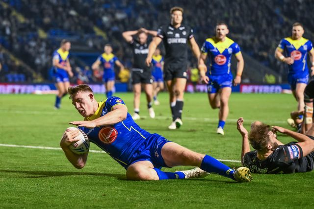 Matty Nicholson of Warrington Wolves goes over for a try during the Betfred Super League Round 27 match Warrington Wolves vs London Broncos at Halliwell Jones Stadium, Warrington, United Kingdom, 20th September 2024

(Photo by Craig Thomas/News Images)