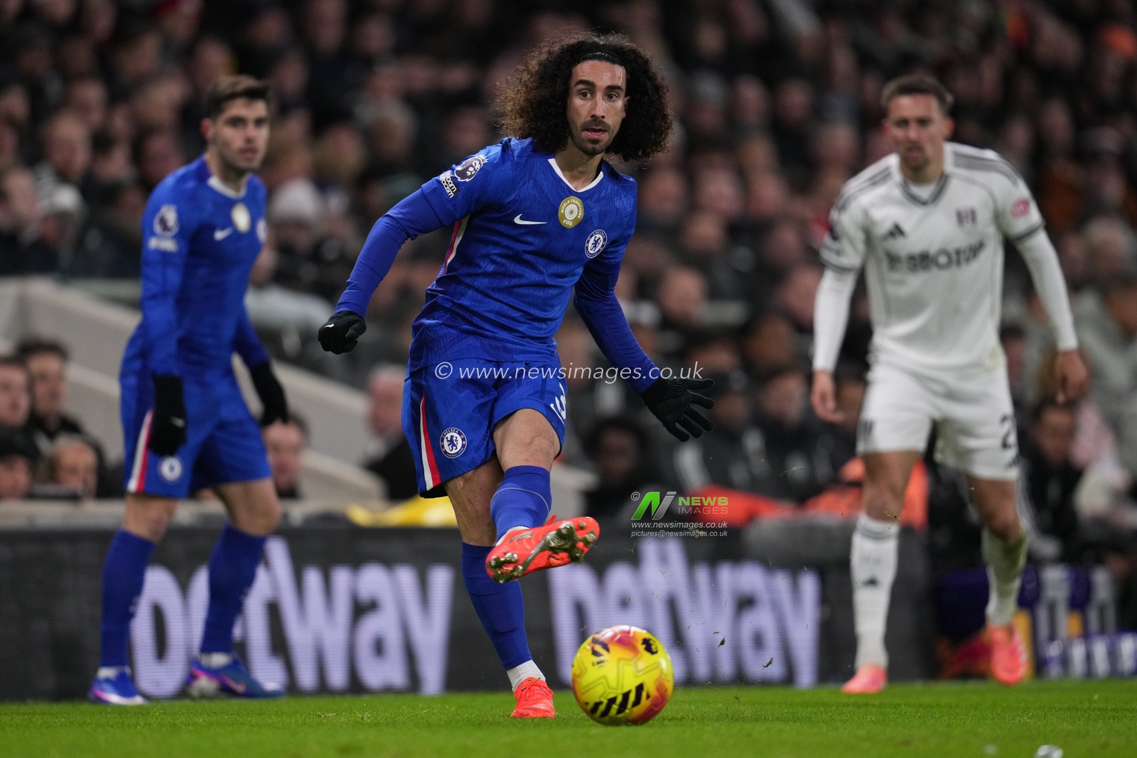 Marc Cucurella of Chelsea makes pass during the Premier League match Fulham vs Chelsea at Craven Cottage, London, United Kingdom, 7th January 2026

(Photo by Harvey Murphy/News Images)

*** GER AUT SUI OUT ***