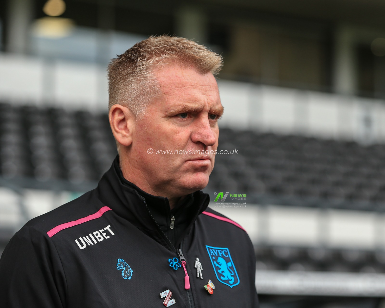 10th November 2018, Pride Park, Derby, England; Sky Bet Championship, Derby County v Aston Villa ;  Dean Smith manager of Aston Villa arrives at Pride Park

Credit: Mark Cosgrove/News Images 

English Football League images are subject to DataCo Licence