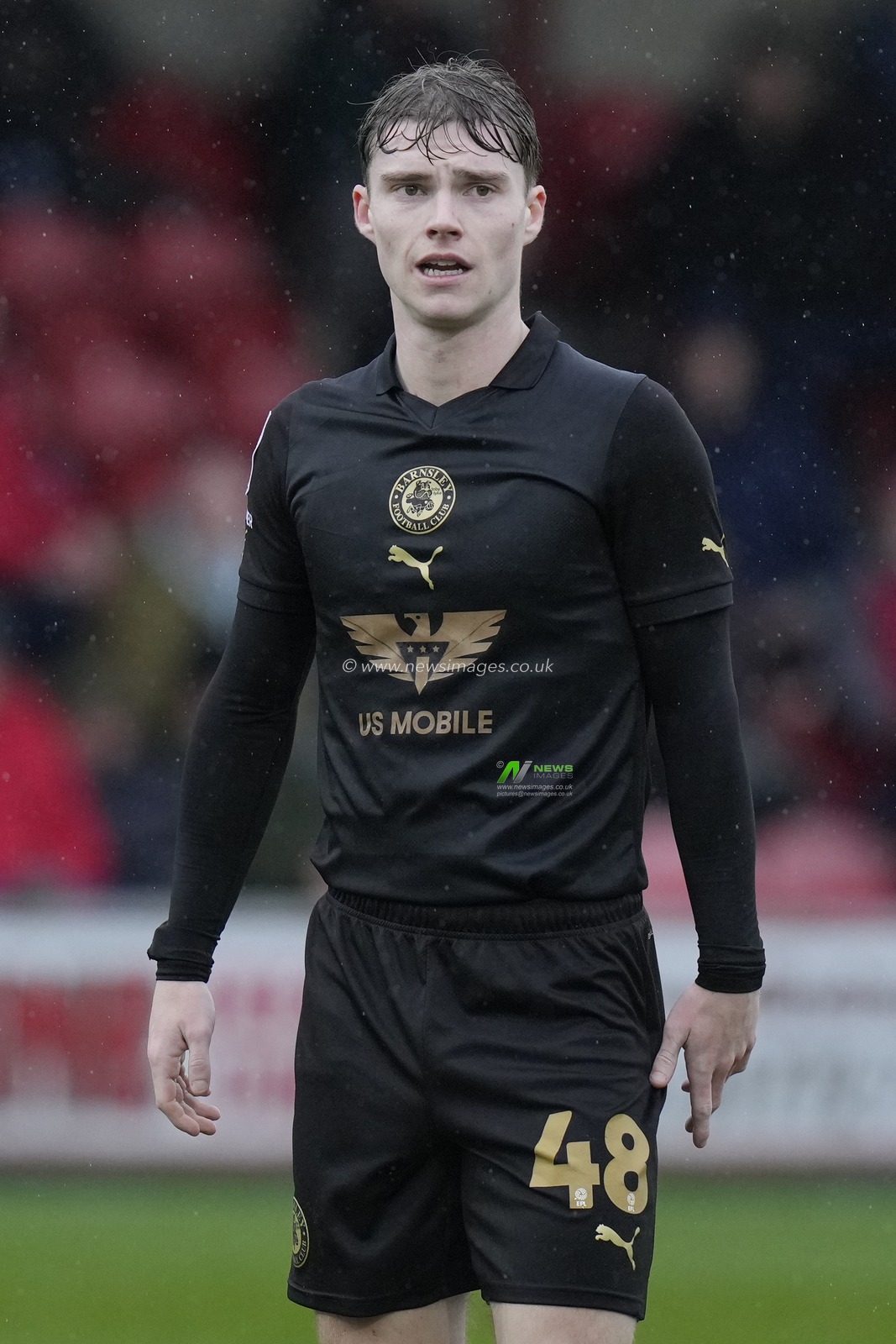 Luca Connell of Barnsley during the Sky Bet League 1 match Fleetwood Town vs Barnsley at Highbury Stadium, Fleetwood, United Kingdom, 17th February 2024

(Photo by Steve Flynn/News Images)