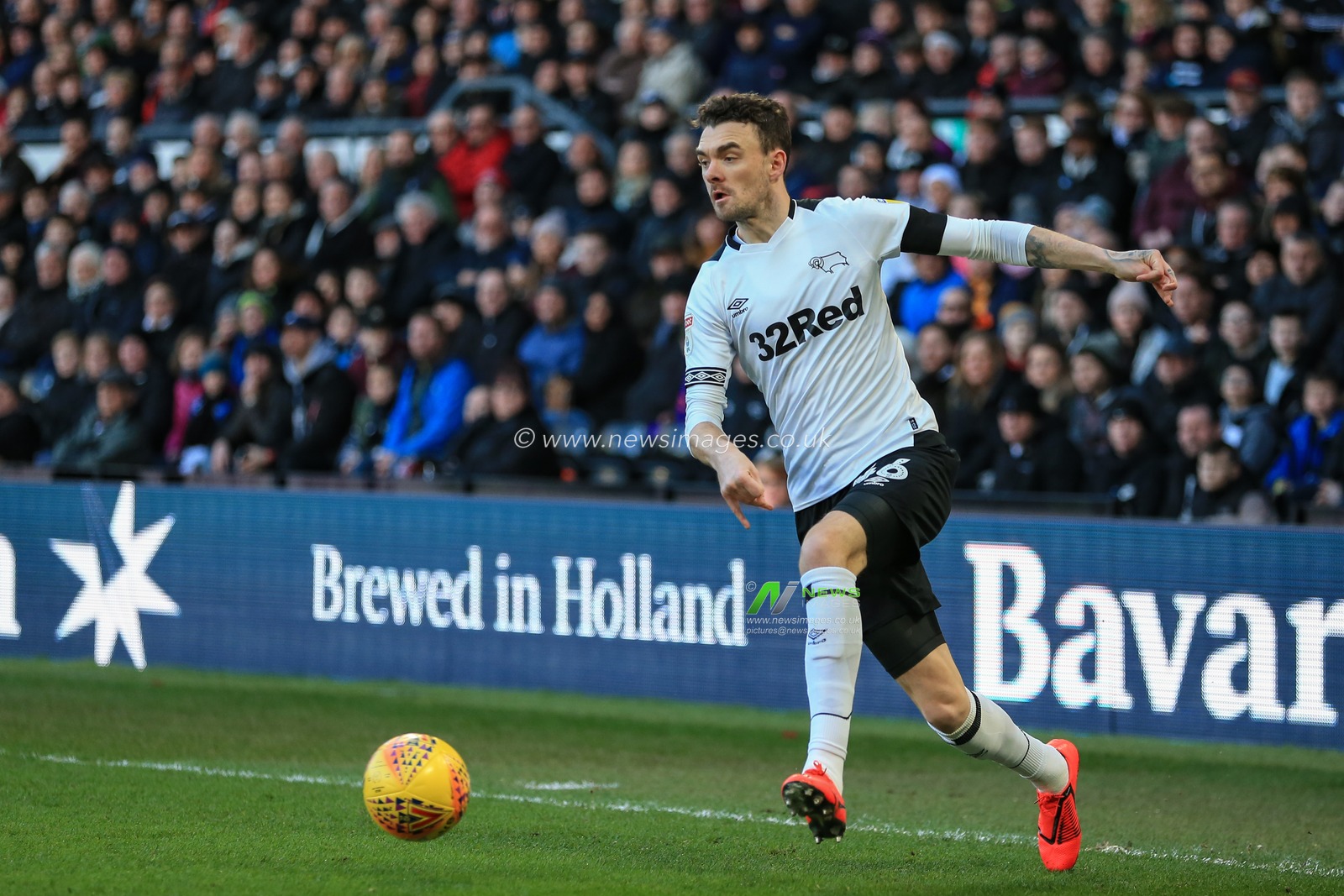 9th February 2019, Pride Park, Derby, England; Sky Bet Championship, Derby County vs Hull City ; Scott Malone (46) of Derby County looks to cross the ball 


Credit: Mark Cosgrove/News Images 

English Football League images are subject to DataCo Licence