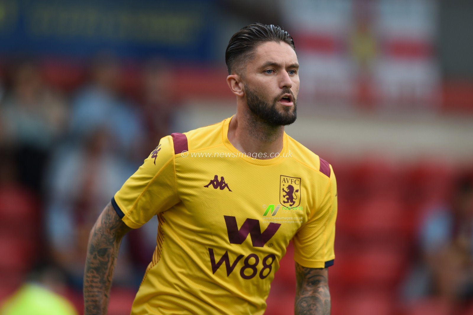 27th August 2019 , Gresty Road, Crewe, England; Carabao Cup Football, Second Round, Crewe Alexandrea vs Aston Villa ; Henri Lansbury (8) of Aston Villa during the pre match warm up.


Credit: Richard Long/News Images

English Football League images are subject to DataCo Licence