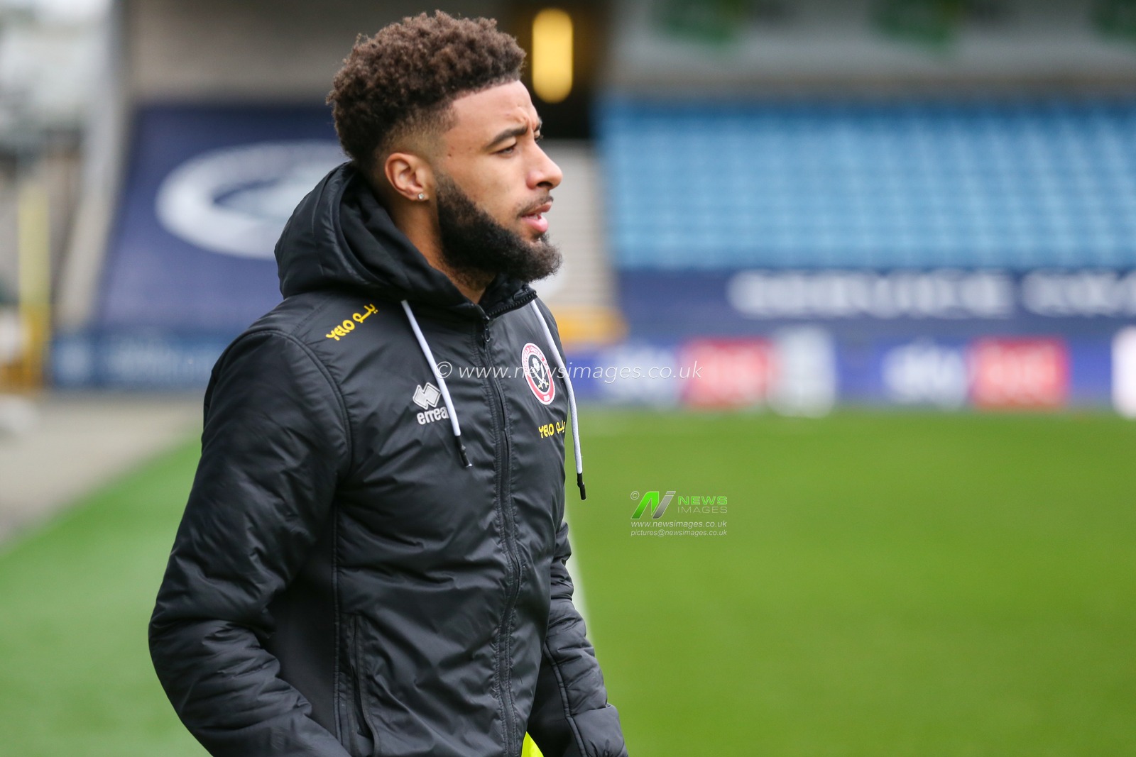 Jayden Bogle #20 of Sheffield United arriving during the Sky Bet Championship match Millwall vs Sheffield United at The Den, London, United Kingdom, 18th February 2023

(Photo by Arron Gent/News Images)