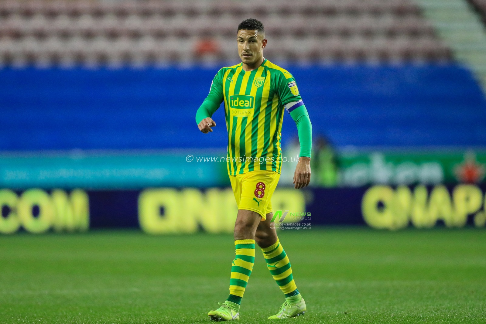 11th December 2019, DW Stadium, Wigan, England; Sky Bet Championship, Wigan Athletic v West Bromwich Albion : Jake Livermore (8) of West Bromwich Albion  during the game

Credit: Mark Cosgrove/News Images