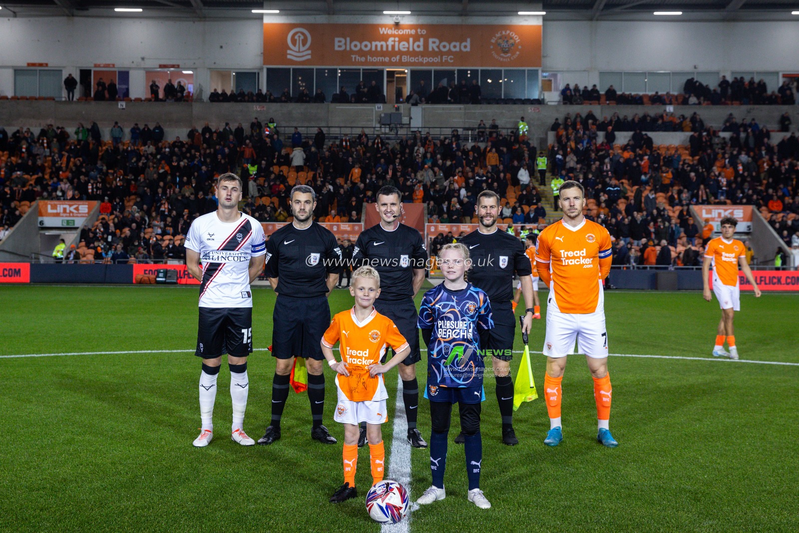 during the Sky Bet League 1 match Blackpool vs Lincoln City at Bloomfield Road, Blackpool, United Kingdom, 1st October 2024

(Photo by Gareth Evans/News Images)