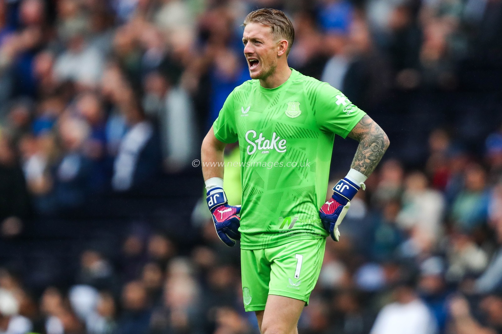 Jordan Pickford of Everton looks on during the Premier League match Tottenham Hotspur vs Everton at Tottenham Hotspur Stadium, London, United Kingdom, 24th August 2024

(Photo by Izzy Poles/News Images)