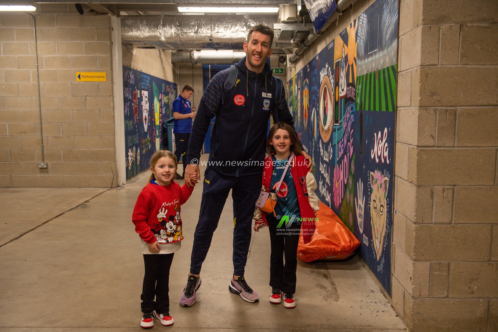 Stefan Ratchford #4 of Warrington Wolves arrives ahead of the Betfred Super League Round 1 match Warrington Wolves vs Leeds Rhinos at Halliwell Jones Stadium, Warrington, United Kingdom, 16th February 2023

(Photo by Craig Thomas/News Images)