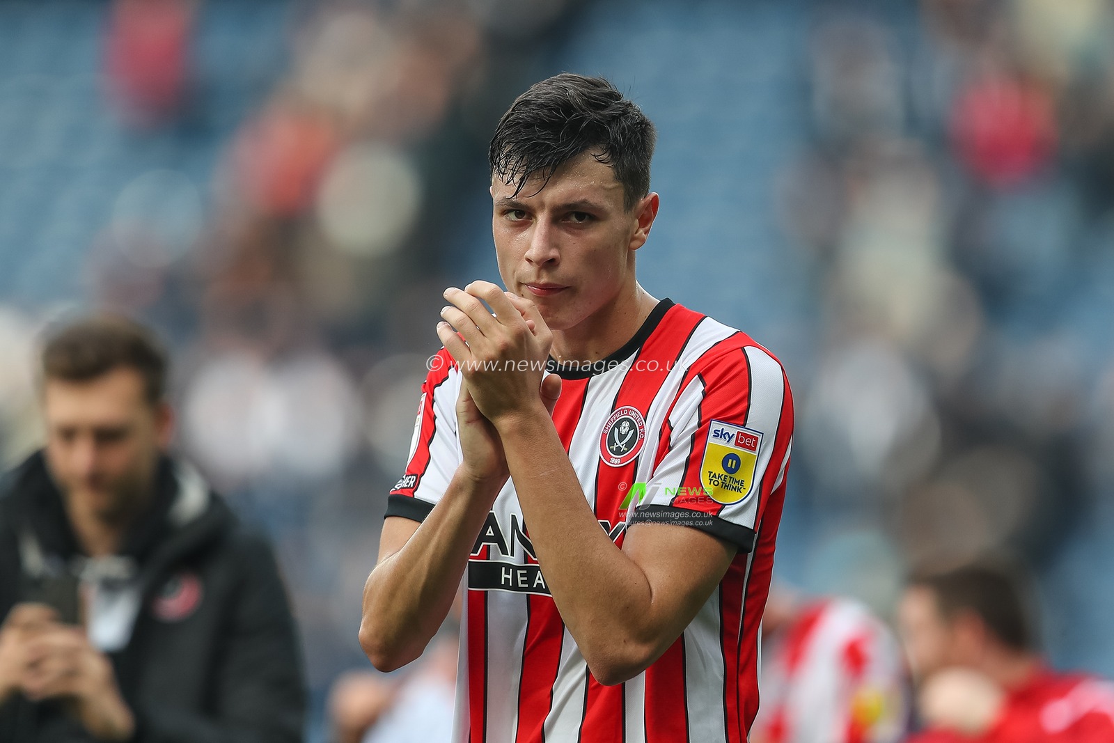 Anel AhmedhodÅ¾iÄ‡ #15 of Sheffield United applauds the travelling fans after the Sky Bet Championship match West Bromwich Albion vs Sheffield United at The Hawthorns, West Bromwich, United Kingdom, 29th October 2022

(Photo by Gareth Evans/News Images)