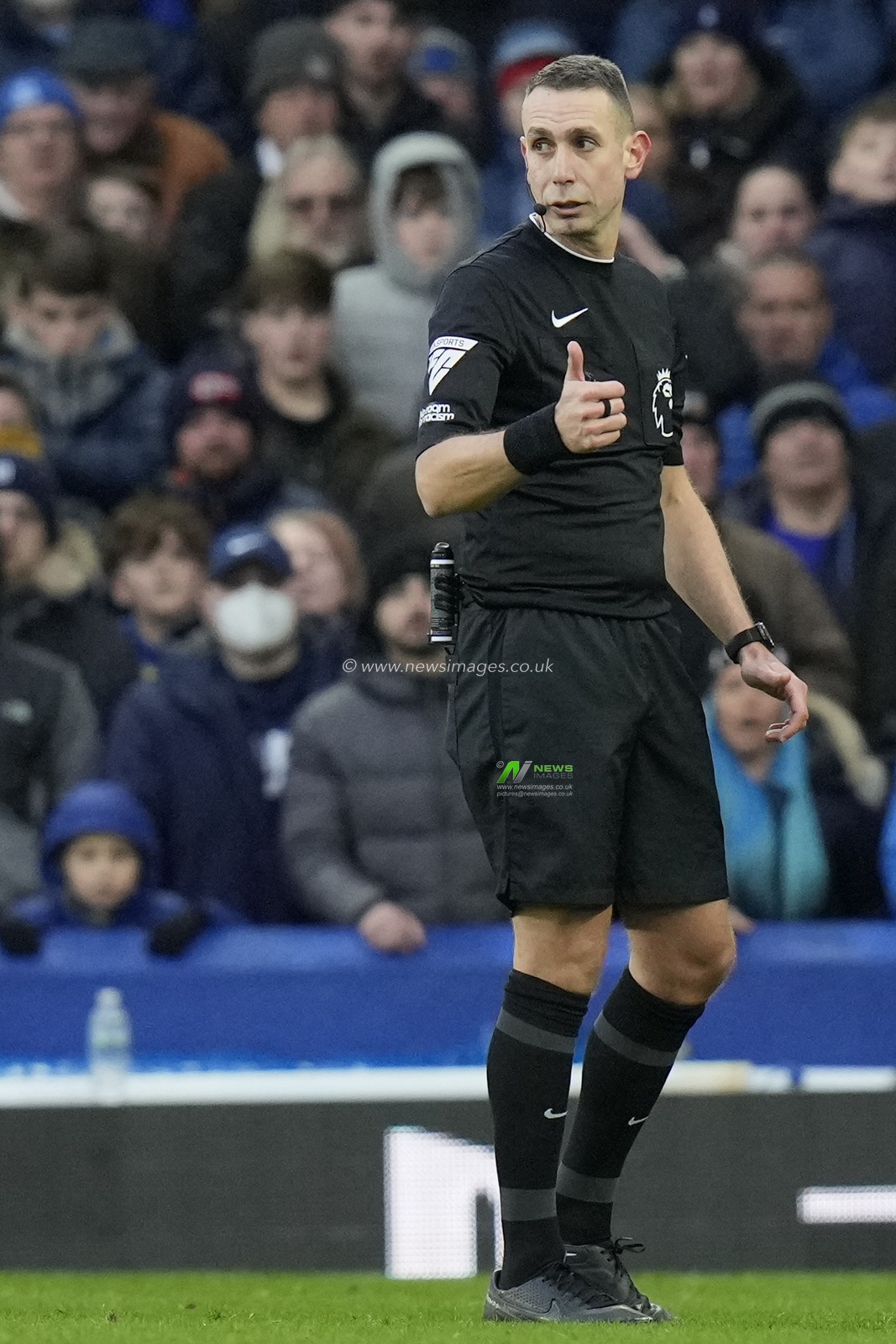 Referee David Coote gestures during the Premier League match Everton vs Aston Villa at Goodison Park, Liverpool, United Kingdom, 14th January 2024

(Photo by Steve Flynn/News Images)
