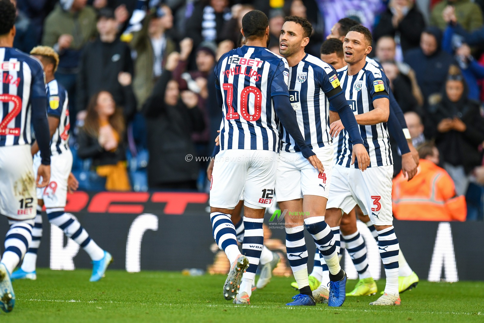 8th December 2019, The Hawthorns, West Bromwich, England; Sky Bet Championship, West Bromwich Albion v Swansea City : Hal Robson-Kanu (4) of West Bromwich Albion celebrates after scoring

Credit: Gareth Dalley/News Images