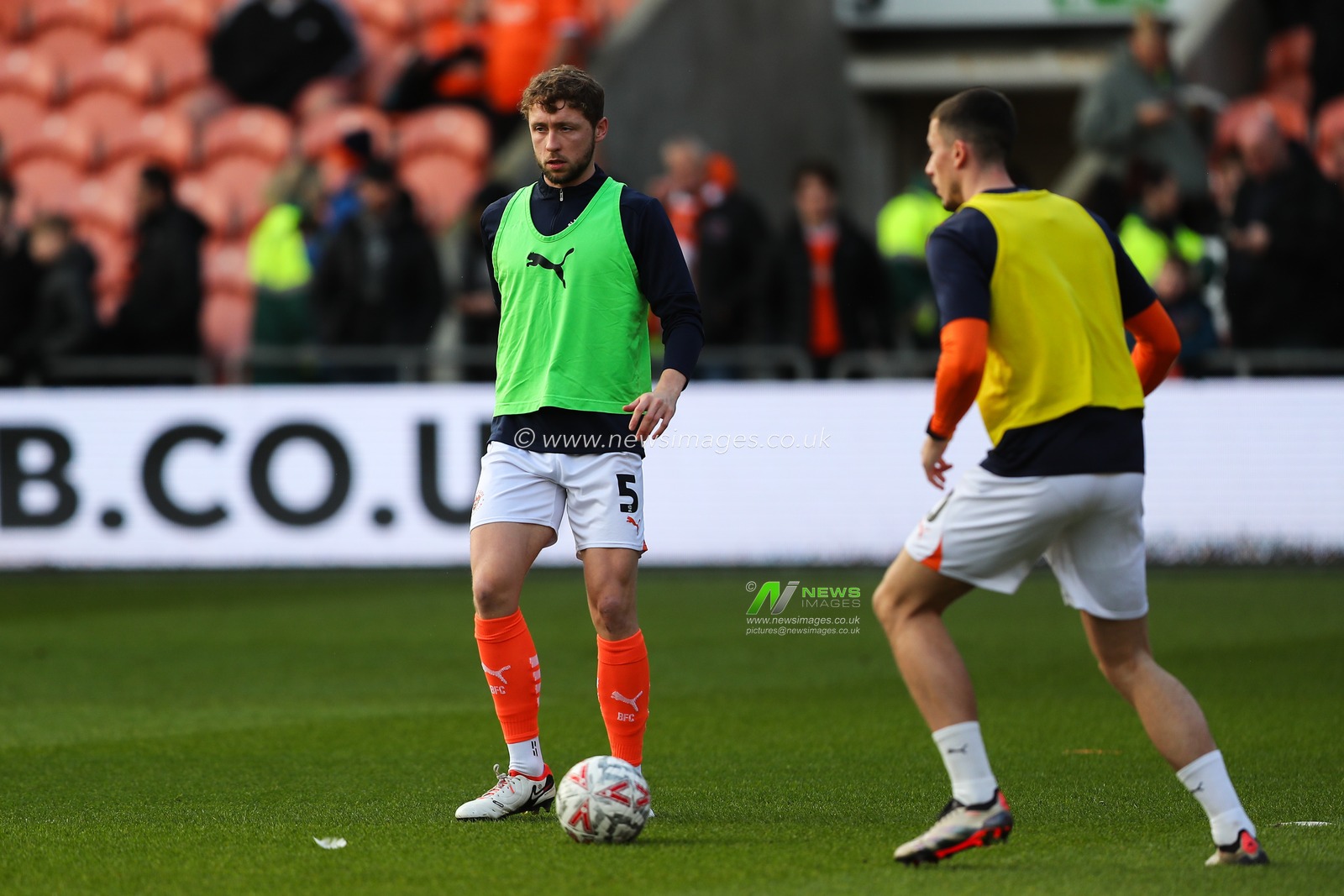 Matthew Pennington of Blackpool during the pre-game warm up ahead of the Emirates FA Cup 2nd Round match Blackpool vs Birmingham City at Bloomfield Road, Blackpool, United Kingdom, 1st December 2024

(Photo by Gareth Evans/News Images)