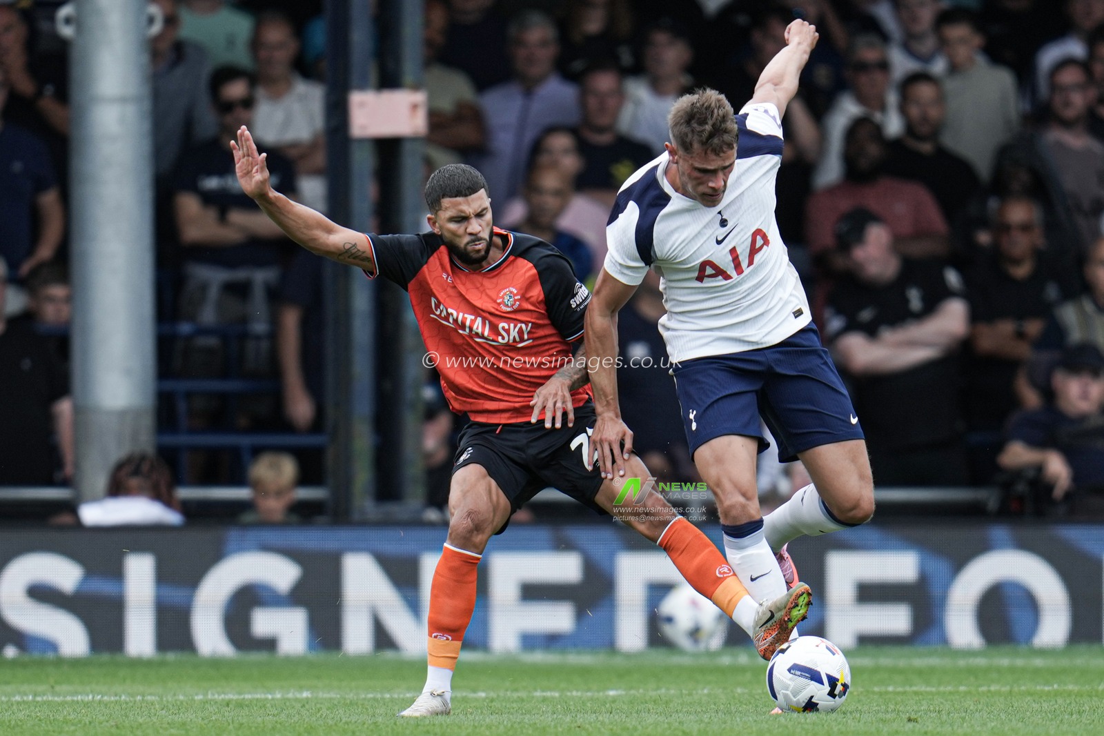 during the Pre-season friendly match Luton Town vs Tottenham Hotspur at Kenilworth Road, Luton, United Kingdom, 26th July 2025

(Photo by Harvey Murphy/News Images)