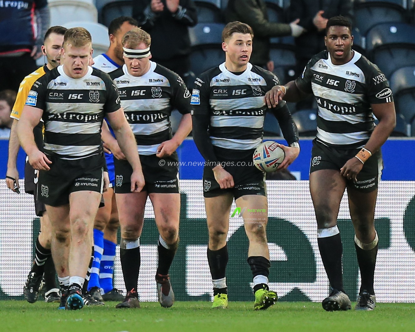16th February 2020, KC Stadium, Hull, England; Betfred Super League, Hull FC v Saint Helens : Jamie Shaul (1) of Hull FC is congratulated after scoring his try
