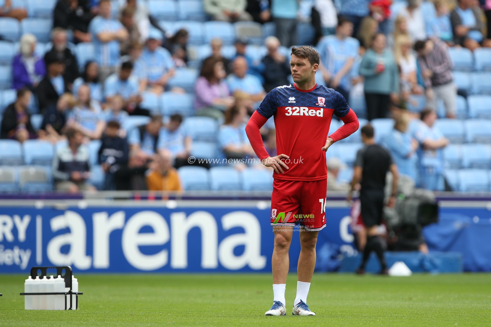 Jonny Howson #16 of Middlesbrough warms up during the Sky Bet Championship match Coventry City vs Middlesbrough at Coventry Building Society Arena, Coventry, United Kingdom, 12th August 2023

(Photo by Arron Gent/News Images)