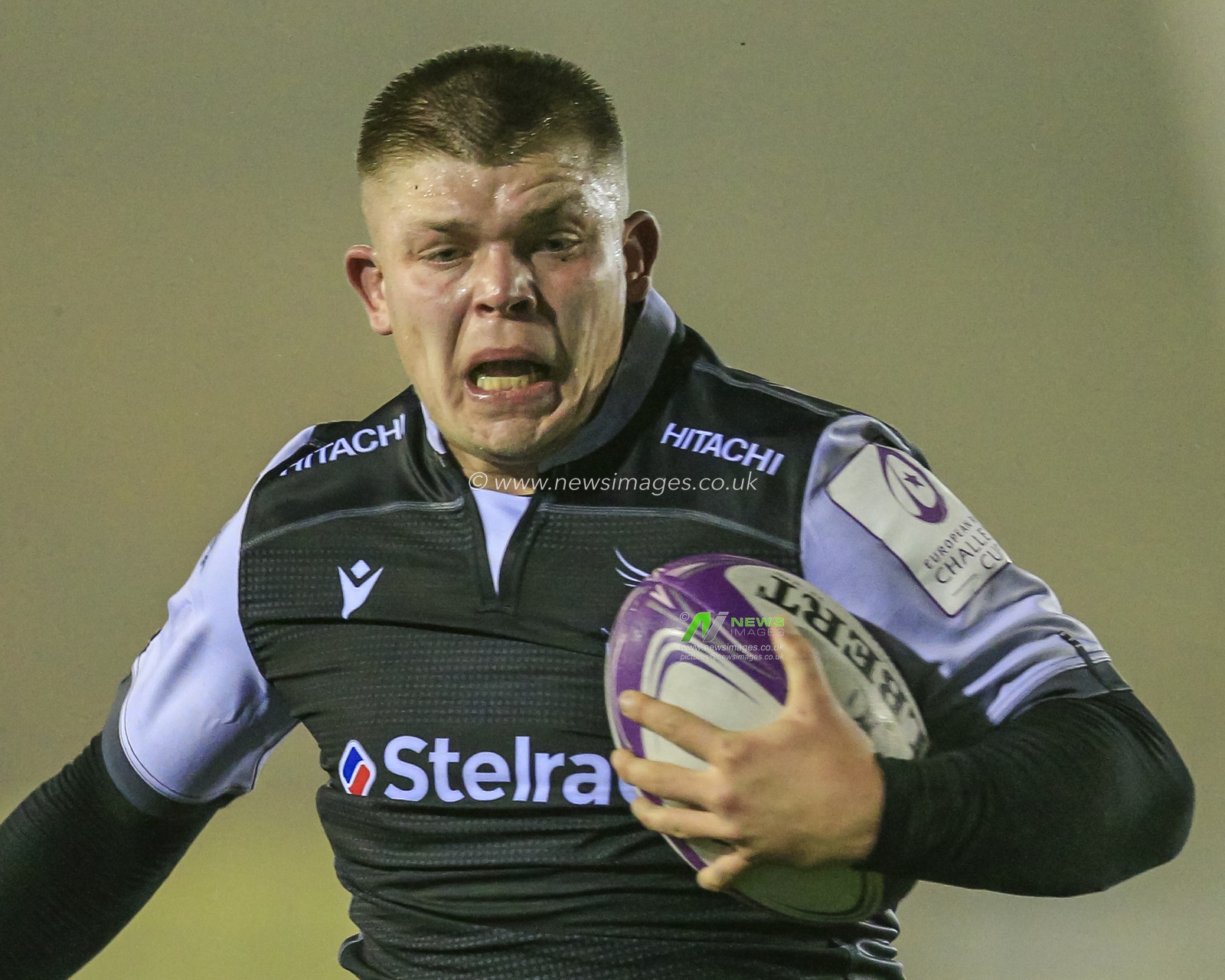 Jamie Blamire of Newcastle Falcons in action