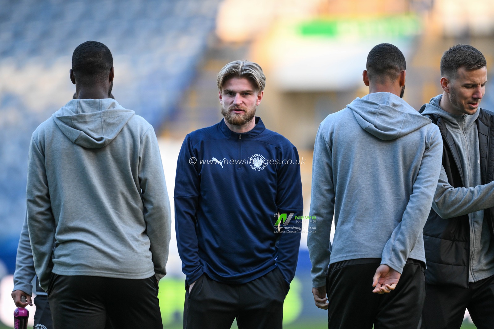 Hayden Coulson of Blackpool arrives ahead of the Sky Bet League 1 match Huddersfield Town vs Blackpool at John Smith's Stadium, Huddersfield, United Kingdom, 24th September 2024

(Photo by Craig Thomas/News Images)