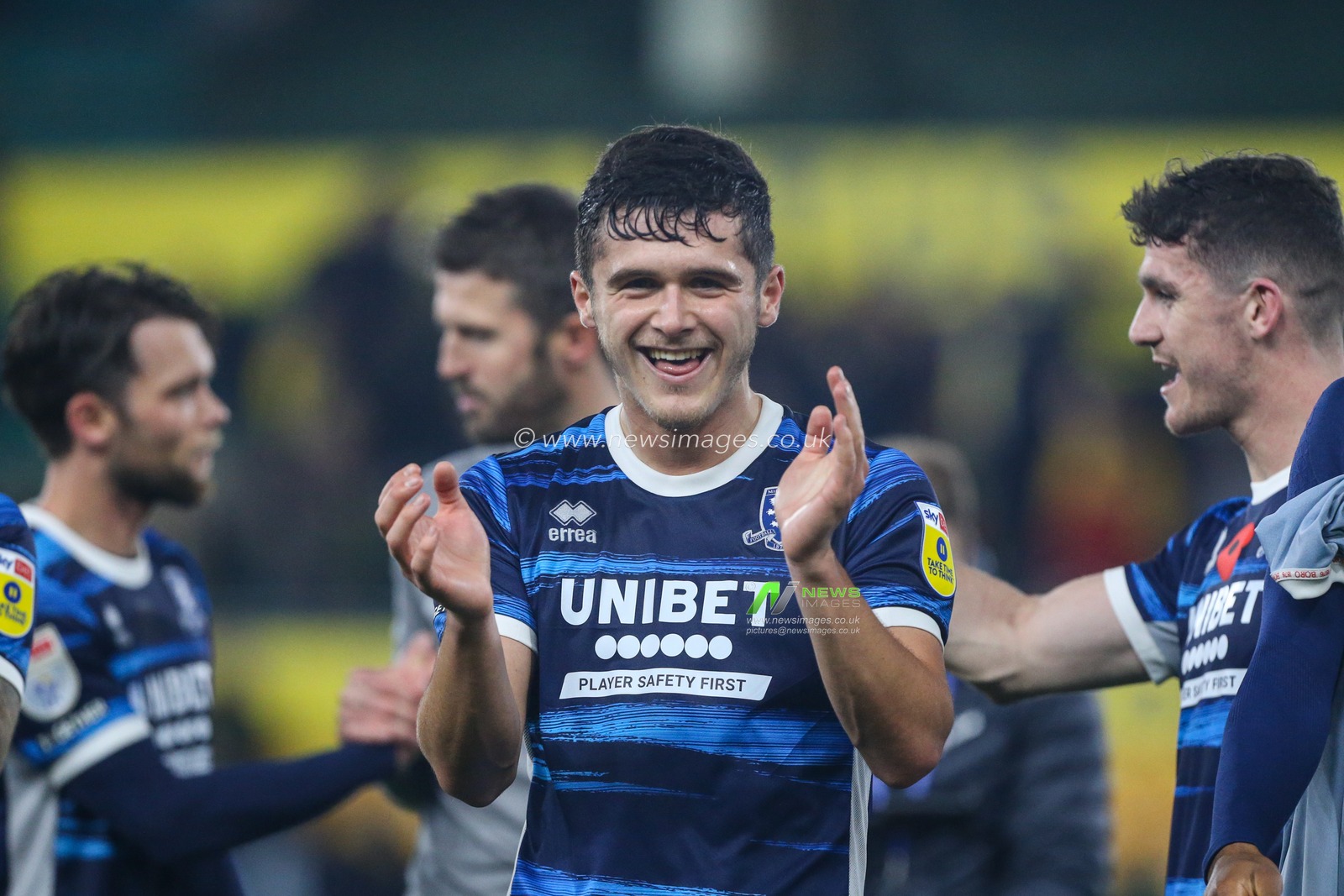 Ryan Giles #3 of Middlesbrough applauds the fans at the final whistle during the Sky Bet Championship match Norwich City vs Middlesbrough at Carrow Road, Norwich, United Kingdom, 12th November 2022

(Photo by Arron Gent/News Images)